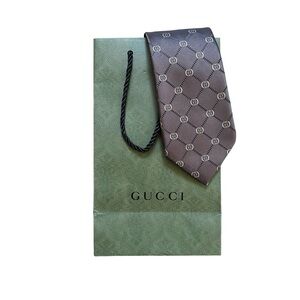 Authentic Gucci tie with shopping bag! 🕺